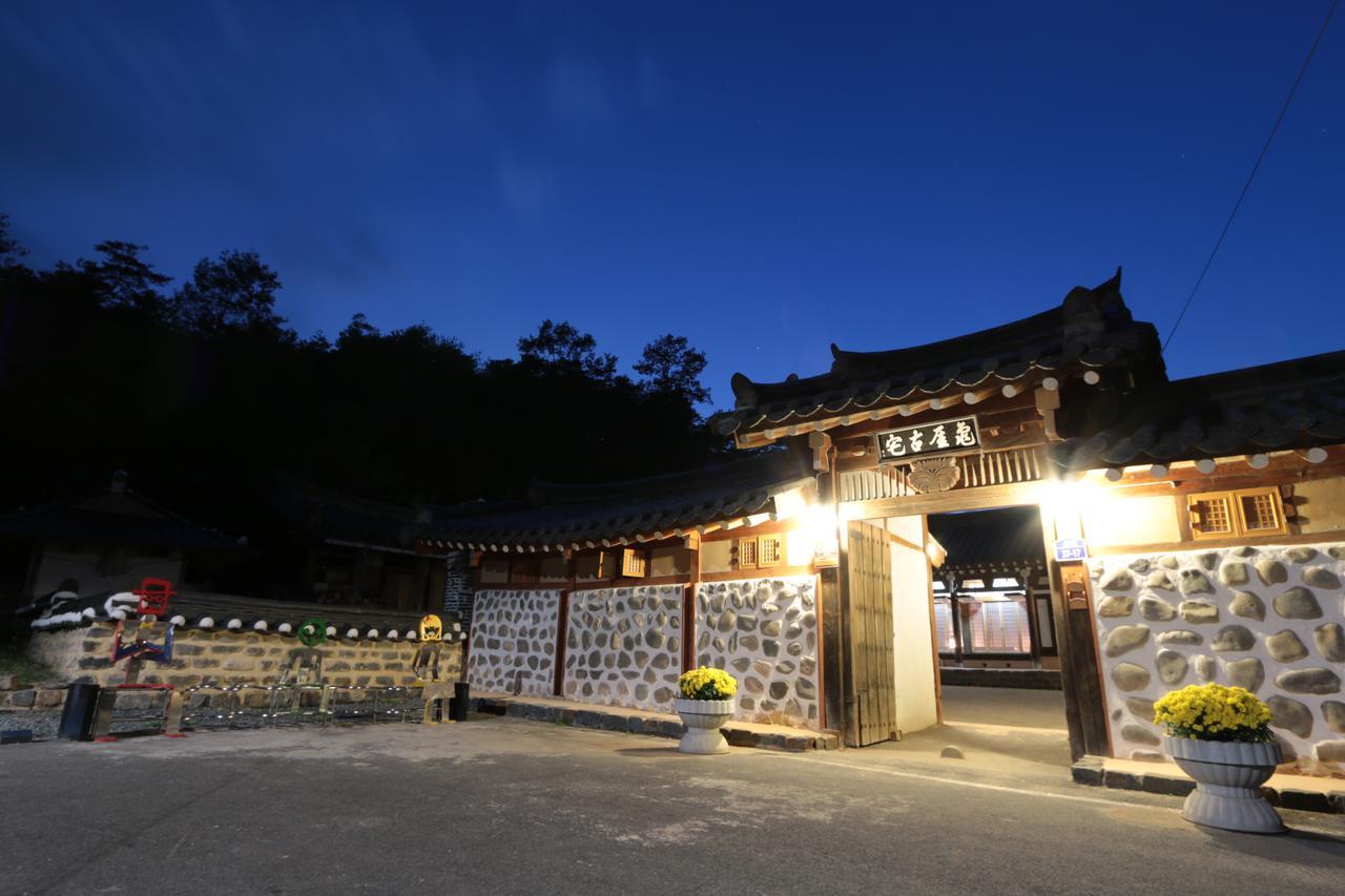 Gwiae Traditional House Yeongcheon Esterno foto
